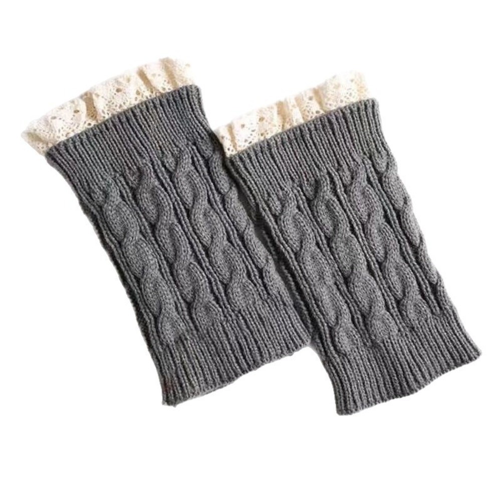 Boot Sock Slouchy - ヴィンテージ風のレースフリルが施されたニットレッグウォーマー。ゆったりとした編み地で、ブーツに合わせたり、冬の寒さから足首を暖かく保護したりできる、女性用のニットレギンスやブーツカバー。