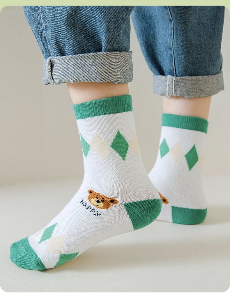 5足セットの幼児用、かわいいクマ柄の綿素材ソックス。柔らかく - Cotton Crew Sock Pack のレビューと価格